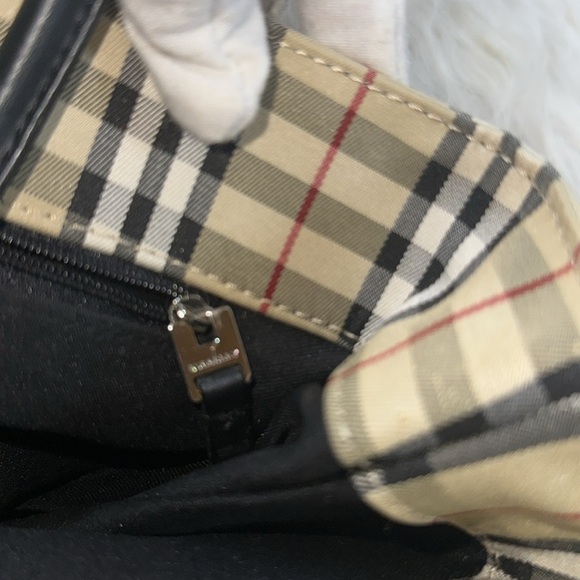 Burberry Totes Bag - Picture 10 of 10